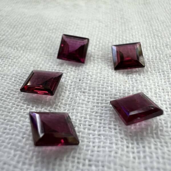 red garnet square gemstones jewellery making