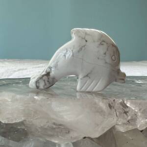 howlite dolphin