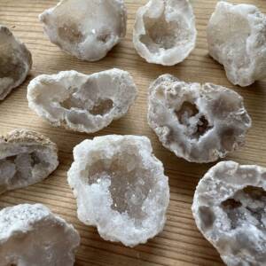 half quartz geodes