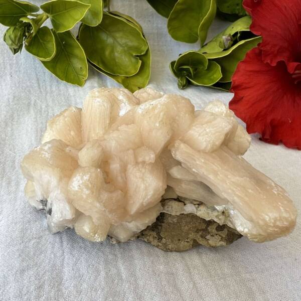 stilbite cluster zeolite mineral crystal formation