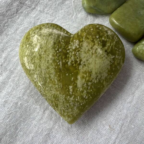 serpentine heart natural bright green mineral crystals online Himalayan serpentine