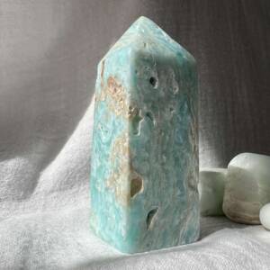 Caribbean calcite obelisk