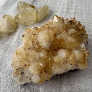 citrine cluster natural growth form quartz crystal with manganese