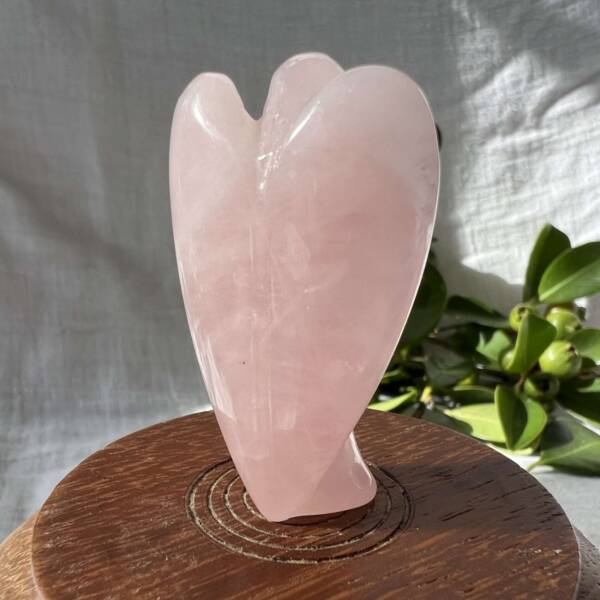 rose quartz angel