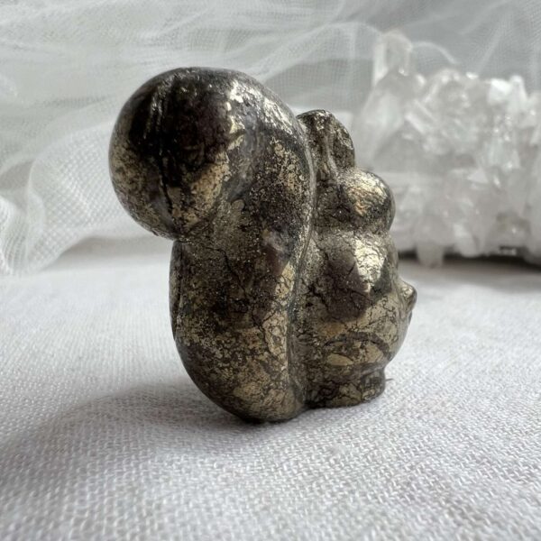 Iron pyrite squirrel - Image 2