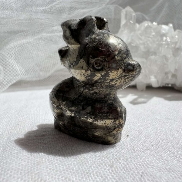 Iron pyrite reindeer - Image 2