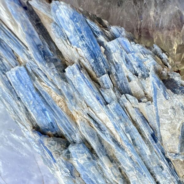 Blue kyanite - Image 5