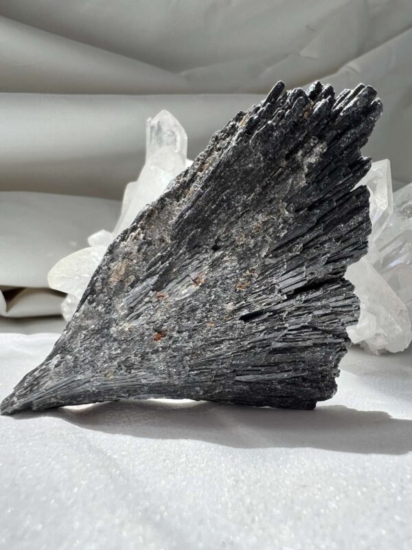 Black kyanite - Image 2