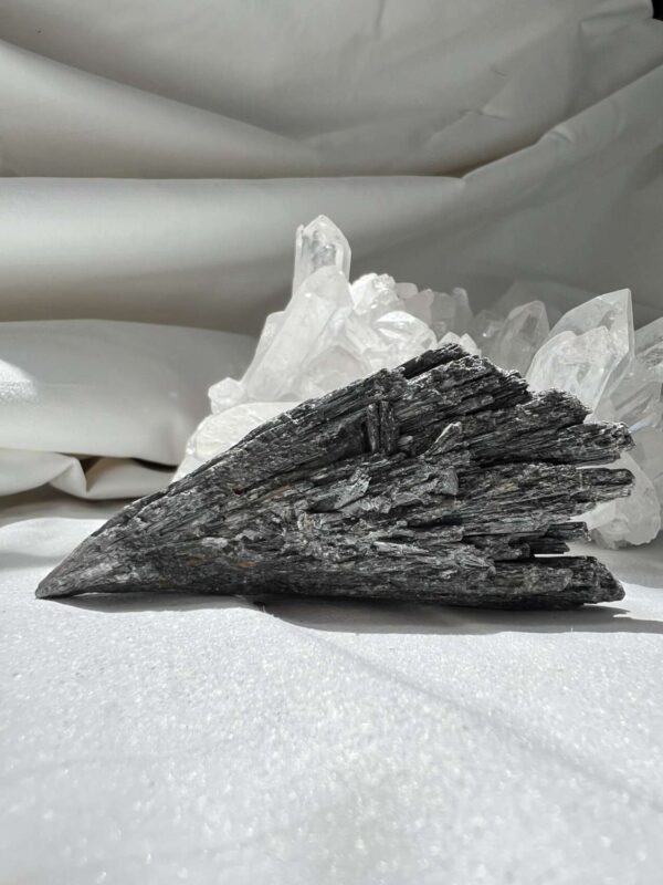 Black kyanite - Image 4