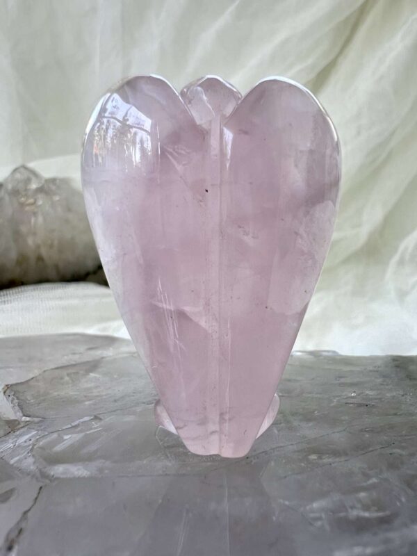 Rose quartz angel - Image 3
