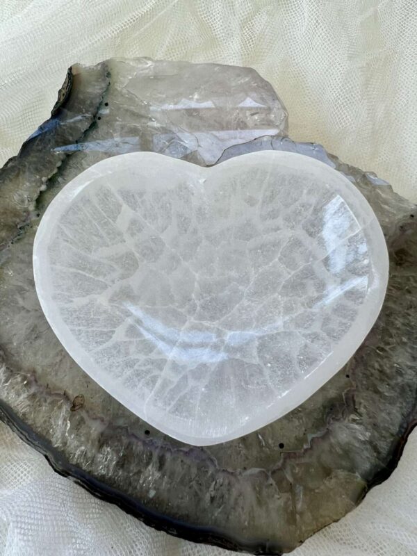 Selenite heart bowl - Image 4