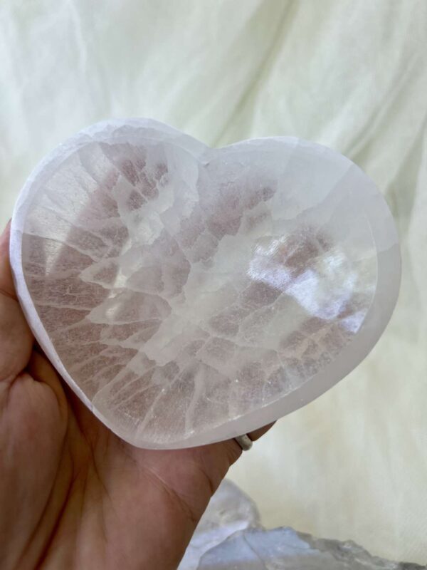 Selenite heart bowl - Image 2