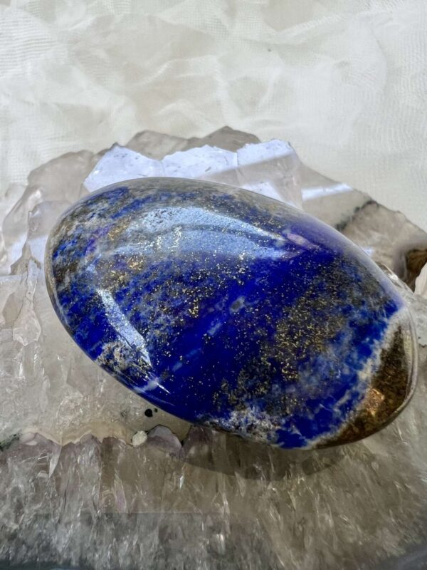 lapis lazuli soapstone natural polished deep blue rock with calcite, iron pyrite enamel lazurite