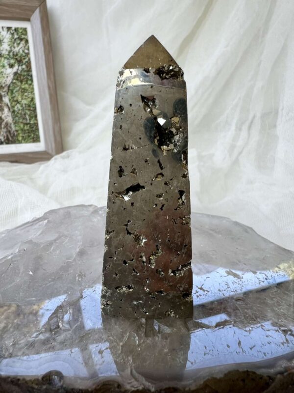 Iron pyrite obelisk - Image 3