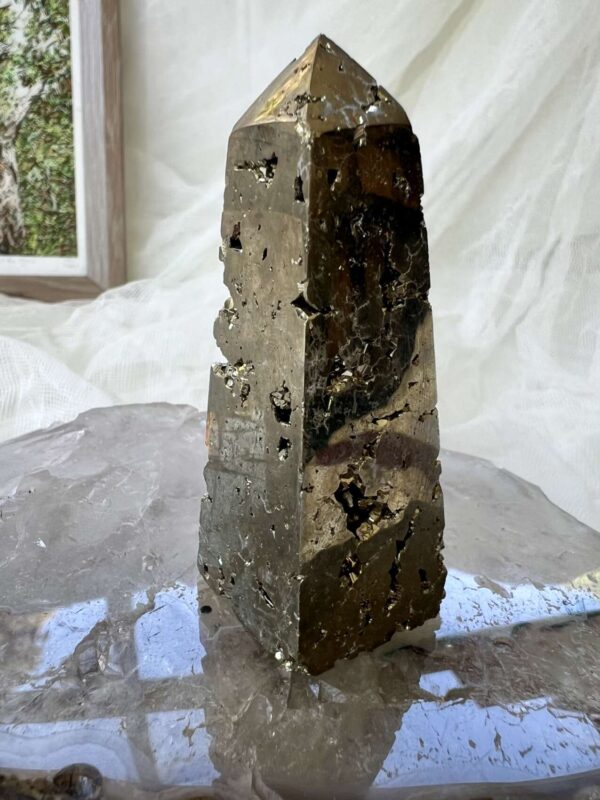Iron pyrite obelisk - Image 4