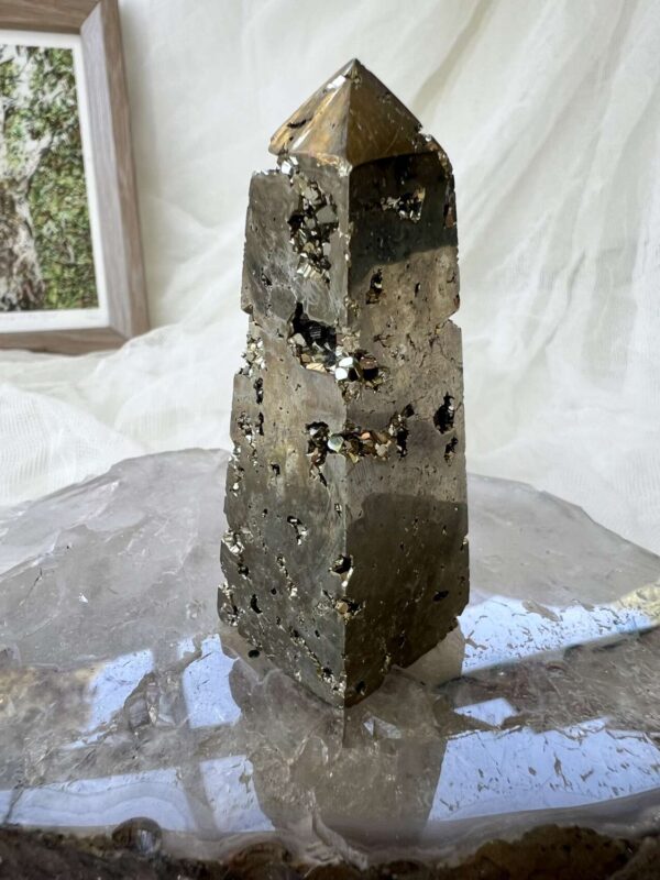 Iron pyrite obelisk - Image 5
