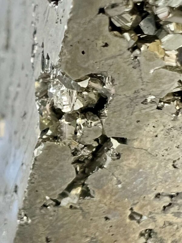 Iron pyrite obelisk - Image 7