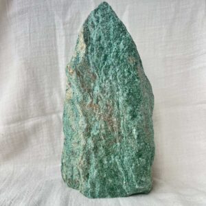 natural fuchsite chromium rich phyllosilicate K(Al,Cr)2(AlSi3O10)(OH)2 healing green crystal heart chakra anahata