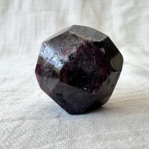 natural red garnet faceted gem stone natural gems red gemstone crystal gems root chakra muladhara