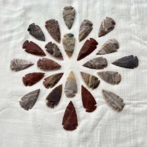 natural jasper arrow heads hand crafted handmade handicraft skilled knapping root chakra healing muladhara SO2