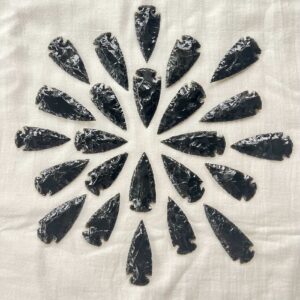 obsidian arrowhead hand knapped hand made handicraft stonework SiO2 + MgO, Fe3O4 root chakra healing crystal muladhara