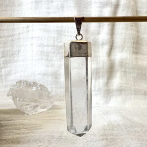 clear crystal pendant rock crystal quartz necklace everyday jewellery healing energy gems the hidden gem sahasrara crown chakra seven rays crystal power piezoelectricity