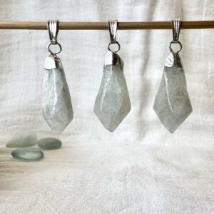 aquamarine pendant necklace natural tumble polished aquamarine gem stones Be3Al2Si6O18 blue beryl vishuddha throat chakra
