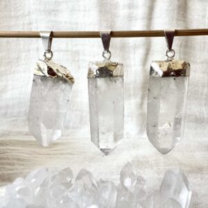 clear crystal pendant rock crystal quartz necklace everyday jewellery healing energy gems the hidden gem sahasrara crown chakra seven rays crystal power piezoelectricity SiO2