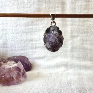 amethyst angel amethyst cluster pendant necklace natural purple quartz crystal jewellery SiO2 with manganese sahasrara crown chakra ajna third eye chakra New Zealand crystal shop