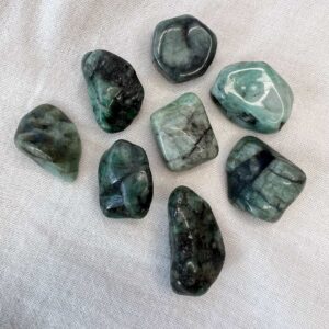 emerald tumblestone natural precious stone