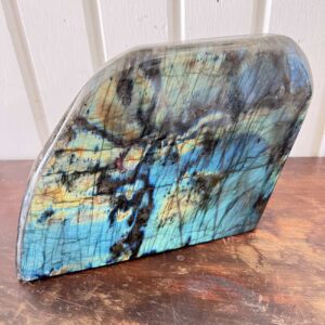 labradorite freeform naturel polished stone iridescent plagioclase feldspar boho chic home decor crystal object d'art