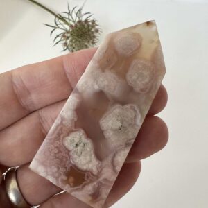 Alternative view of Agate obelisk