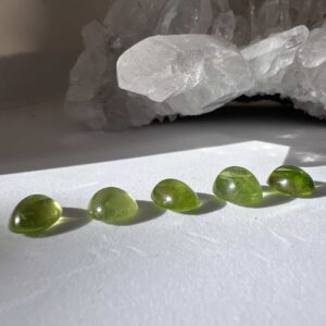 peridot cabochon gemstones jewellery crystal healing NZ energy cleansing crystals chakra crystals NZ meditation stones spiritual gifts NZ Aotearoa