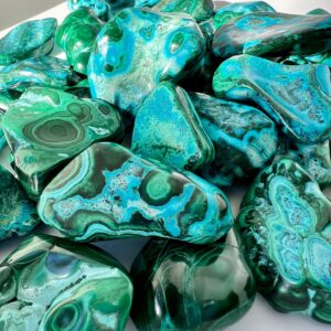 Malachite and chrysocolla freeform - Image 4